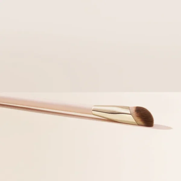 Rare Beauty by Selena Gomez Liquid Touch Concealer Brush - Image 2